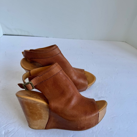 KORK-EASE Berit Wedge Leather Suede Tan Open Toe Buckle. Size 7M - Picture 6 of 12